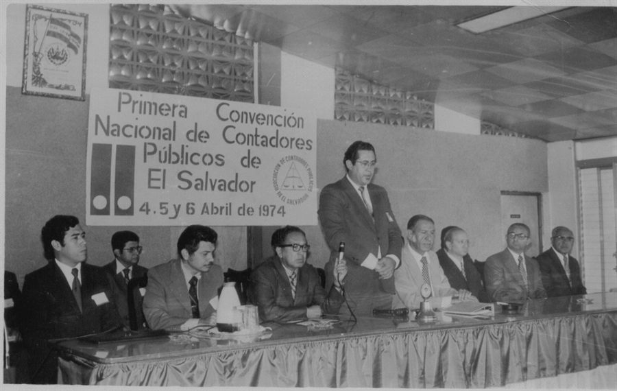 Primera Convención Nacional de Contadores Públicos de El Salvador, abril de 1974